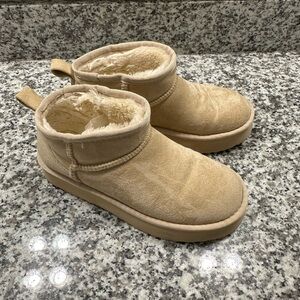 Short ankle length fur boots! Like uggs. Color light tan